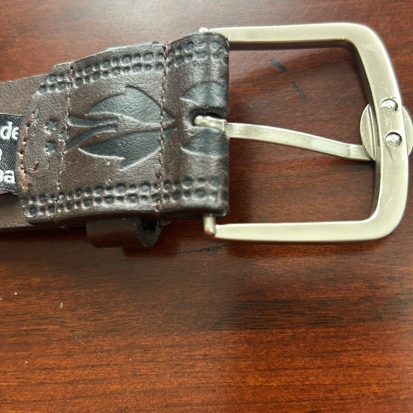 Genuine leather size small belt tooled with l.e.i. On buckle & on return loop. - Picture 5 of 12